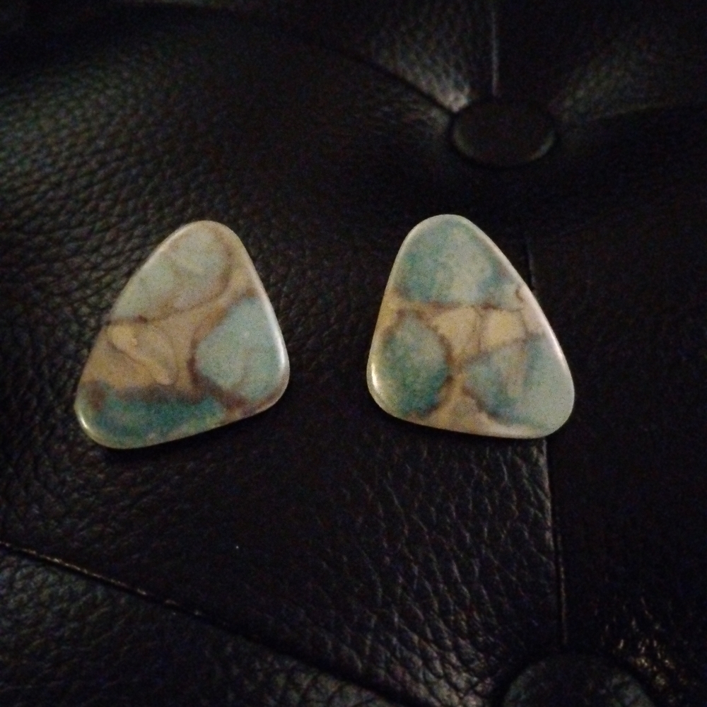 Vintage Stud Earrings Enameled Blend Cream & Blue Triangle Shaped like Sea Shell